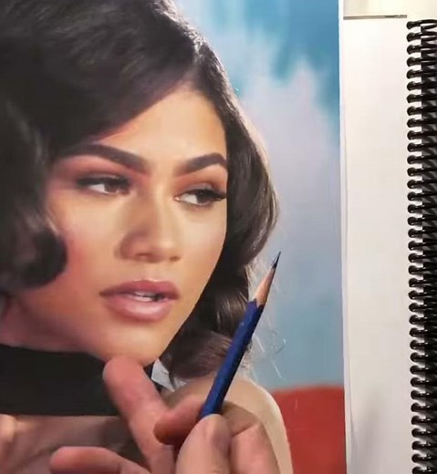 Drawing Zendaya! The block-in