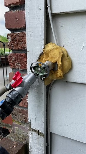 161K views · 1.6K reactions | Sometimes Fixing A Water Leak Is Simple! #helpingothers #diy #plumbing #plumbers | That Fix It Guy | Facebook