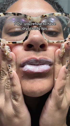 YGCN (@yagrannycouldnever)’s video of Crusty Lips