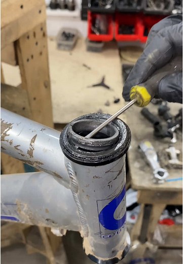 Aheadset teardown #vintagebike #bikebuild #bikeservice #bikerestoration #bikerepair