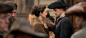 Outlander saison 4 : Le changement de bague du premier épisode a une explication