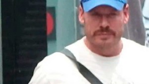 Dangereux criminels toujours en cavale: voici 10 des fugitifs les plus recherchés au pays