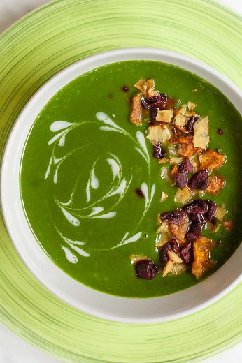 The Easiest Cream of Spinach Soup (Vegan)