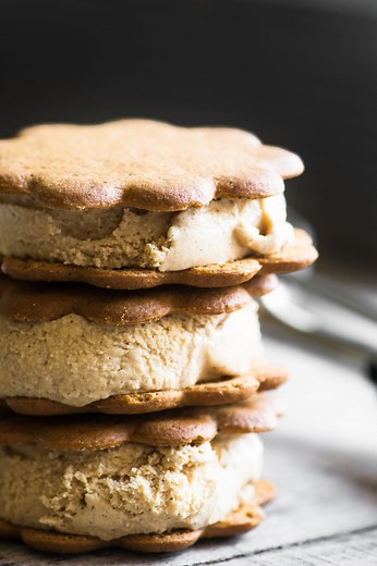 Homemade Gingerbread Ice Cream