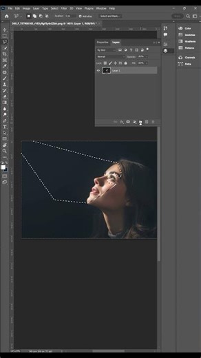 Add Realistic Dramatic Lighting & Spotlights to Portraits in Photoshop #photoshop #lighting