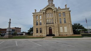 Visiting Bonham, Texas, Fannin County Courthouse and Confederate Memorial - RJ | Monuments Across Dixie