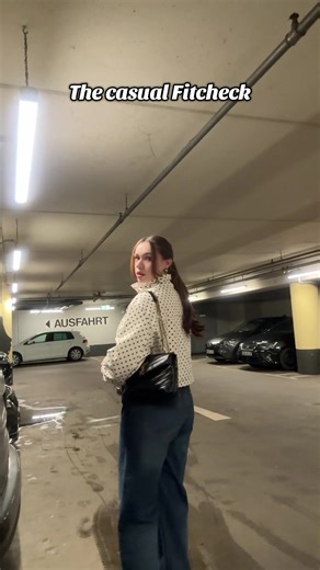 Nachdem man sich im Auto geschminkt und umgezogen hat