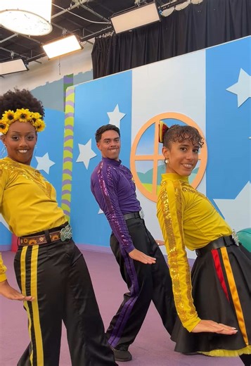 Learn the Double Dutch Bus Dance Tutorial