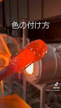 How to color blown glass 🌈💭 Basically, you attach colored glass to clear glass 💡 The next video o...