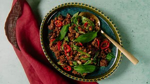 Dai-style beef with mint