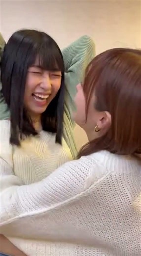 友達同士でくすぐりチャレンジ Girlfriends Tickling Challenge (AI Generated) #くすぐり #tickle #aivideo
