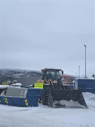 Στο κέντρο ανακύκλωσης ♻️ recycling ♻️ μαζί με τα μικρά #ανακυκλωση#σοφιαντερσεν #greecetiktok #ΩΟ #winterland