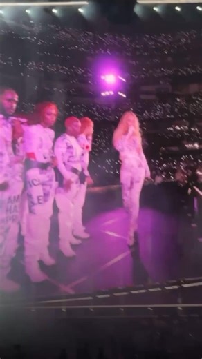 SHE. AIN’T. NO. DIVAAAAA 👉🏽 😂🤣😂🤣 Beyoncé brought the moment back on Night 2 … full power, full attitude, full audacity. But imagine this: it’s YOU she’s pointing at. Her. The dancers. The lights. The entire stadium looking in your direction.I don’t know whether I’d scream, cry, or melt on the spot. Either way, I’d tell that story for life!! #CowboyCarterTour #Beyonce #SheAintNoDiva #Beyhive #FanInteractionGoals | Joseph Francis