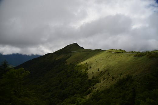 カローラスポーツのCMロケ地になった「天空の道」UFOラインとは？ 車や自転車、バイクでの行き方や注意点、見どころの紹介