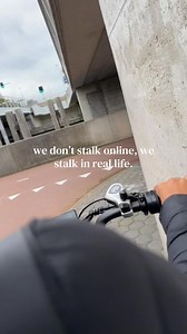 Niet Judgen: Online vs. Real Life Stalking