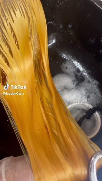 Achieve the Perfect Honey Blonde Hair with Matrix SoColor Sync