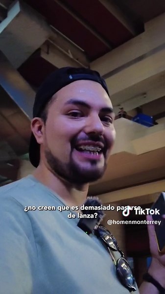 ¡Esta estación de metro es altísima! 😱🚇 Felix U. Gomez #regios #monterrey #nuevoleon #mty #metrorrey