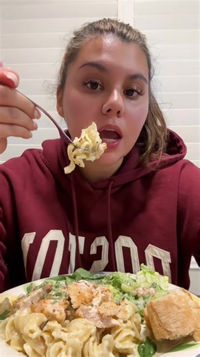 this throwback.. i need immediately! #eatingwithbai #pasta #pastatiktok #homemadefood #familydinner #mukbang #mukbangeatingshow #pastamukbang #fyp