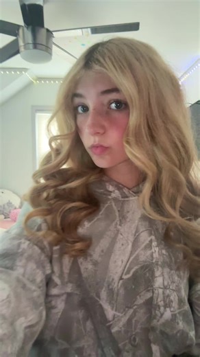 mads🐆 (@rainbowsparklefarts101)’s videos with som original - ana