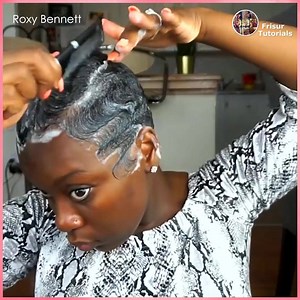 133K views · 531 reactions | Wenn Sie Fingerwellen hören, ist es einfach, sich diese auf gestrecktem Haar vor Augen zu haben, aber diese Stylistin weiß, wie man die Technik auf kurzem Naturhaar anwendet.  | Frisur Tutorials | Facebook