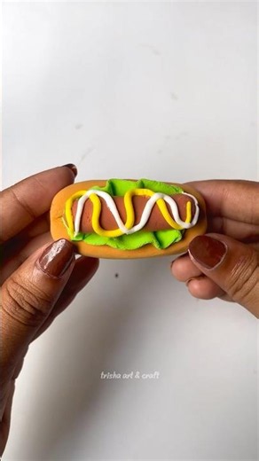 Clay hot dog make with clay #claycraft #diy #craft #art #usa #hotdog #unitedstates ￼