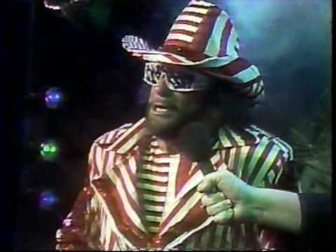 WWF Prime Time Panel & Funeral Parlor (Macho)