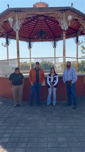 Alejandro Soto on Instagram: "🔸 Hoy, 24 de diciembre, acompañados por la Ing. Perla Vázquez, el Ing. Rigo Alvira, coordinador de Gestión del Territorio, y el delegado de la comunidad, Rafael Moreno, realizamos un recorrido y diálogo para revisar la intervención del Jardín de Pozo Santo. Este proyecto contempla un área de juegos, trabajos de mantenimiento, pintura, colocación de pasto sintético, remodelación del kiosco, banquetas, bancas y jardineras, así como la instalación de luminarias. Segui
