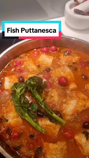 🐟 Ling Ling DID NOT forget their bling bling ✨️ with this dish! 🍅 Ling Puttanesca 🫒 and it is absolute fire 🔥 along with being super quick and easy to prepare, cook and the washing up was a cinch too! Check that your anchovies are jarred or canned in anti-inflammatory extra virgin olive oil (EVOO) for those glorious polyphenols and antioxidants. Try to avoid buying them when in inflammatory oils such as sunflower, canola, rapeseed, rice brain or vegetable. Opt for saltwater brine or Springwa