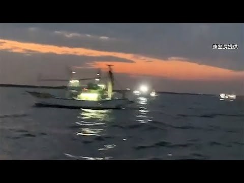 鹿島港で船同士衝突 別の遊漁船の乗客が撮影した救助の様子＝康塾長提供
