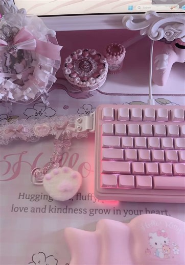 my new @Aula keyboard 🎀☺️ #pcsetup #setup #keyboard #pinksetup #gamingpc