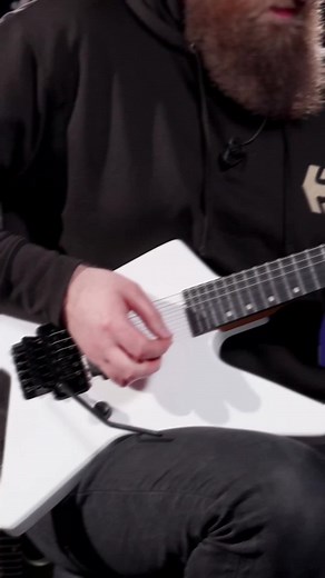 Do you like Jazz? 🐝 Even if it's not your cup of tea, this Spira SR-420 definitely will be... #metal #metalguitar #spiraguitars