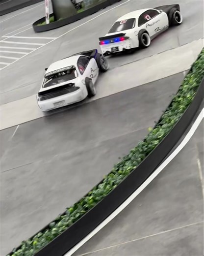 1.2K views · 11 reactions | C’est Vendredi !!! Le Drift Lab vous ouvrent ses portes dès 18h30 ce soir, jusqu’à 23h30! Viens t’amuser avec nous! Voitures de location sur place!  Bienvenue aux nouveaux qui veulent découvrir le RC Drift ! Pour plus d’info : www.ledriftlab.com À ce soir !  | Le Drift Lab - Circuit RC Drift | Facebook