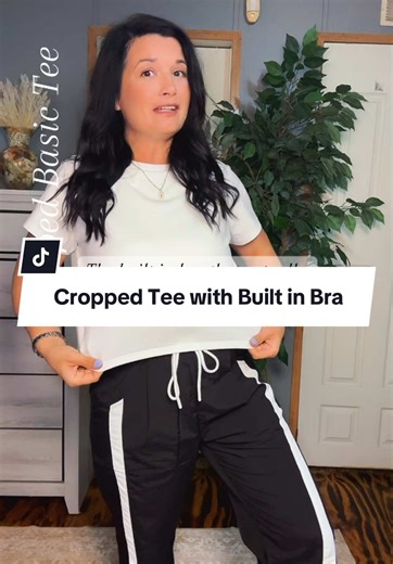 Cropped Basic Tees with Built-in Bra for Spring Style