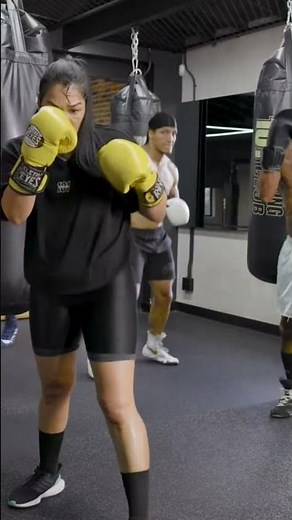 Why boxers are so fit #shorts #fighter