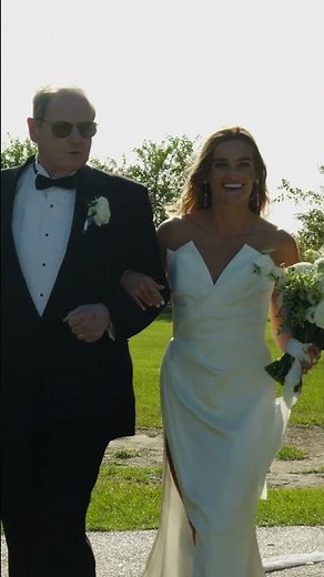 Bride Enters Ceremony by Walking Over Bridge She Met Her Husband On - He Was Super Emotional 🥹🥹