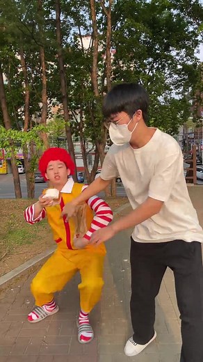사회 속의 쓴맛과 맥도날드의 빅맥 이야기
