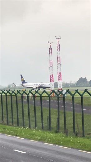 Aborted Takeoff! Ryanair Boeing 737 Max 8-200 FR6126 DUB-BGY #shorts #planespotting #takeoff #737