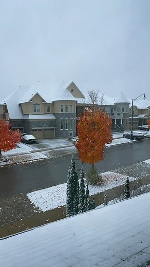 41K views · 2.3K reactions | Snowfall in autumn 2025  #canada #snowday #snow #snowfall | GraZia Igorota | Facebook