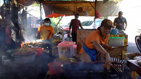 5 MUST TRY Indonesian STREET FOOD in Bali Indonesia