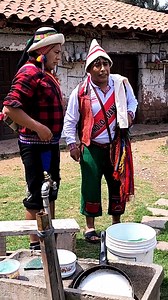 3.3M views · 30K reactions | 藍 ¿Y Los Huevos? [Cap. 5] Juanito y Richard - En Red 2 讀 "Huevos Al Paso"  #juanitoyrichardenred2 | Juanito y Richard | Facebook