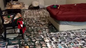 'It makes your heart hurt' | Vidor clings to precious memories after flooding damages homes