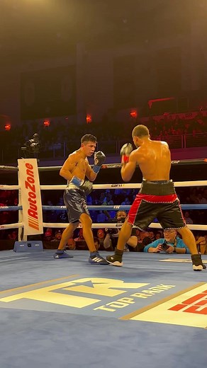 The first 30 seconds of the fight 😳 | Top Rank Boxing
