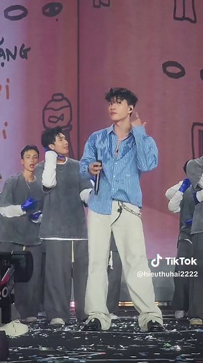 gọi là anh yêu điii — HIEUTHUHAI Mắt Nhắm Mắt Mở Concert
