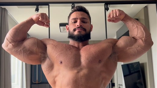 Airon Muscle Worship