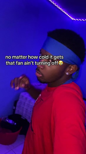 Fan Interaction: Singers Reacting to Their Fans Singing