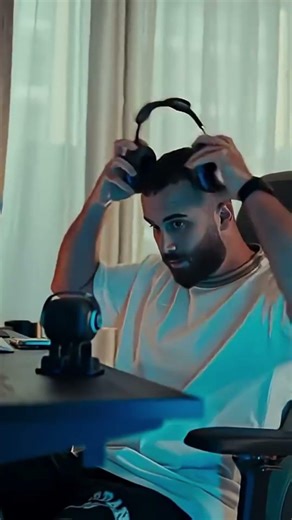 Meet EMO 🤖 My NEW Desk companian