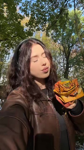 DIY Leaf Roses Tutorial | Autumn Theme