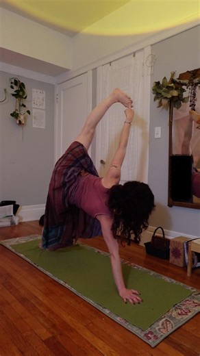 yoga flowin for peace and grounding #yoga #asanapractice #asana #asanaflow #yogaflow #vinyasa