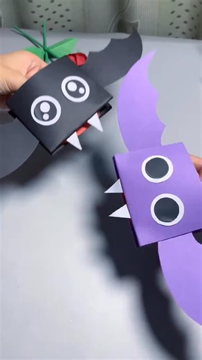 Crafty Little Ones on Instagram: "🦇 This little bat puppet is stealing hearts—not just candy! Perfect for spooky giggles and Halloween fun! 🎃 Save this idea for your next craft session! 🧛‍♀️ Tag a crafty friend who’d love to make this bat-tastic buddy! #trendingreels #viralreels #reels #diy #craftideas #familyfun #kidscrafts #diycrafts #creativekids #craftingwithkids #diyforkids #funcrafts #HalloweenCrafts"