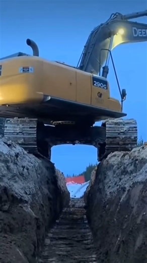 tips TUTORIAL EN ESPAÑOL COMO salir de una zanja #caterpillar #jhondeere